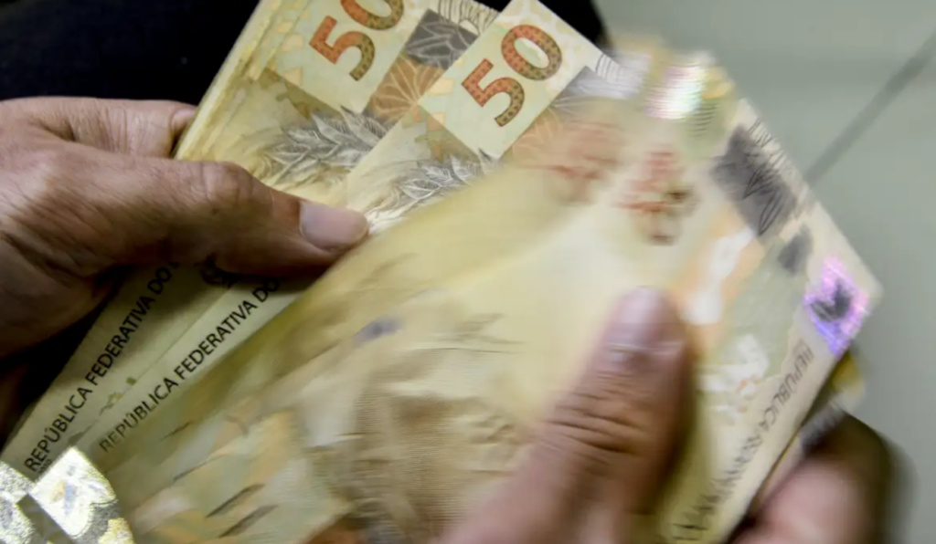 INSS Suspende Pagamentos para 10 Mil Pessoas por Falha em Agências